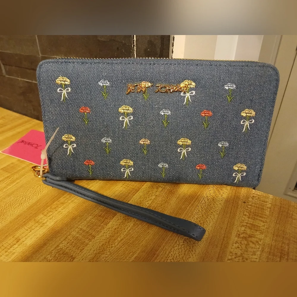 Betsey Johnson Denim W/Embroidered Flower Print Wallet/ Wristlet NWT - Picture 8 of 11